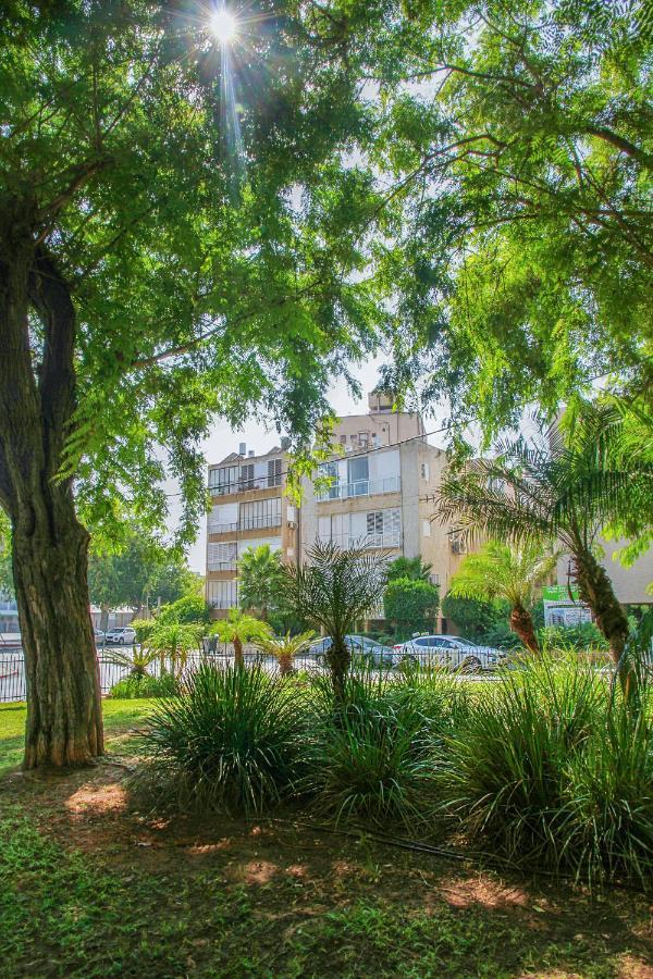 Isramax Tchernikhovski Apartment Bat Yam Exterior photo